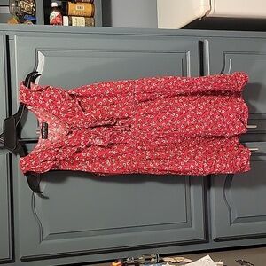 Adorable like new dress. Crisscross detail.elastic waist